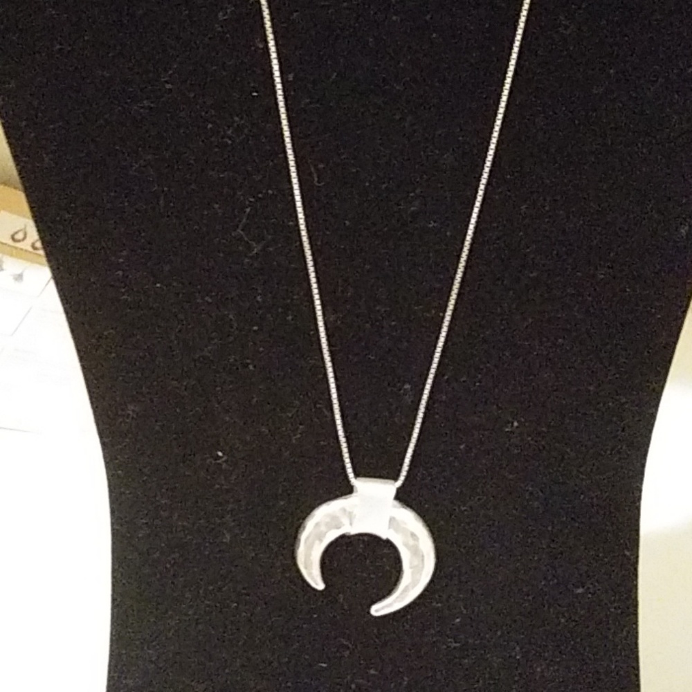 Silpada crescent necklace